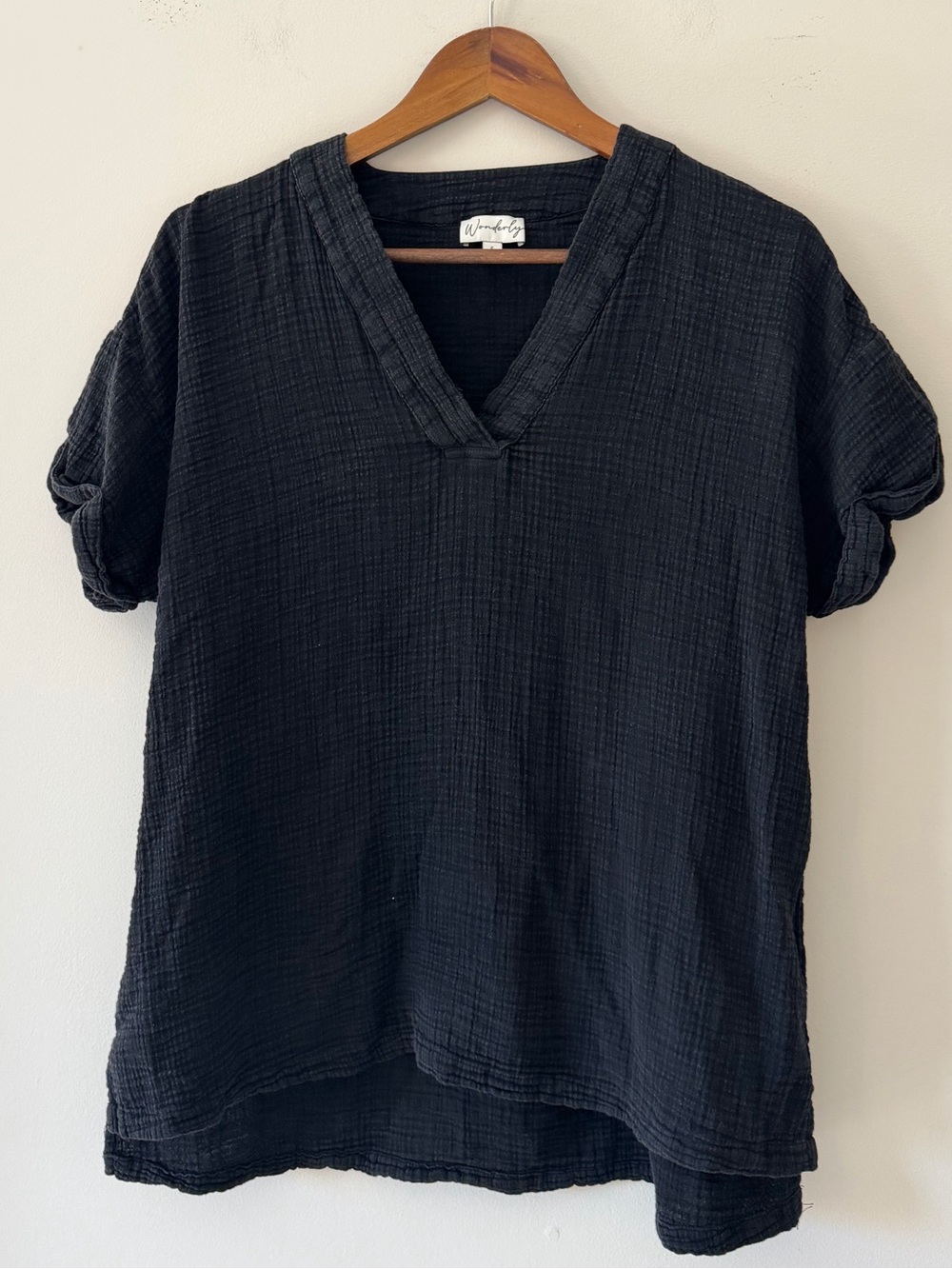 Wonderly Black V-Neck Short Sleeve Gauze 100% Cotton Top Size Small